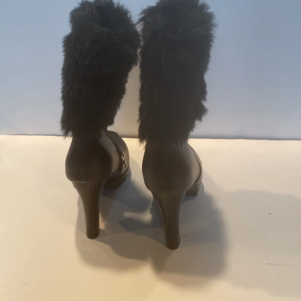 Meechi Black Faux Leather High Heel Platform Bootie - Picture 4 of 13